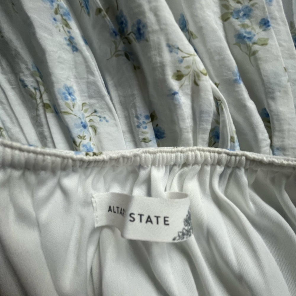Altar'd State White Floral Blouse - Picture 5 of 9